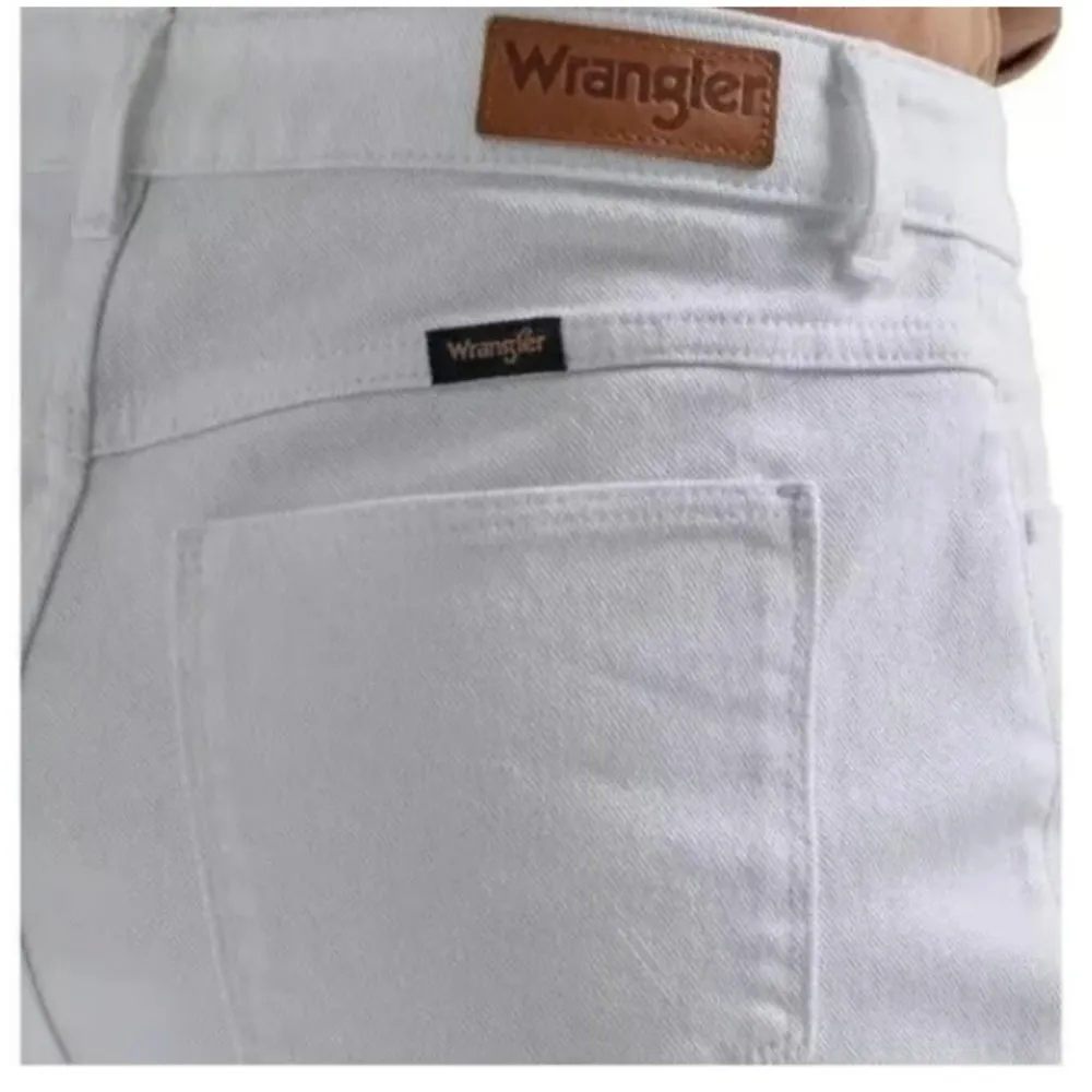 NWT Wrangler Womens High Rise Rodeo Straight Leg Crop Jeans- 14/32 - Image 2
