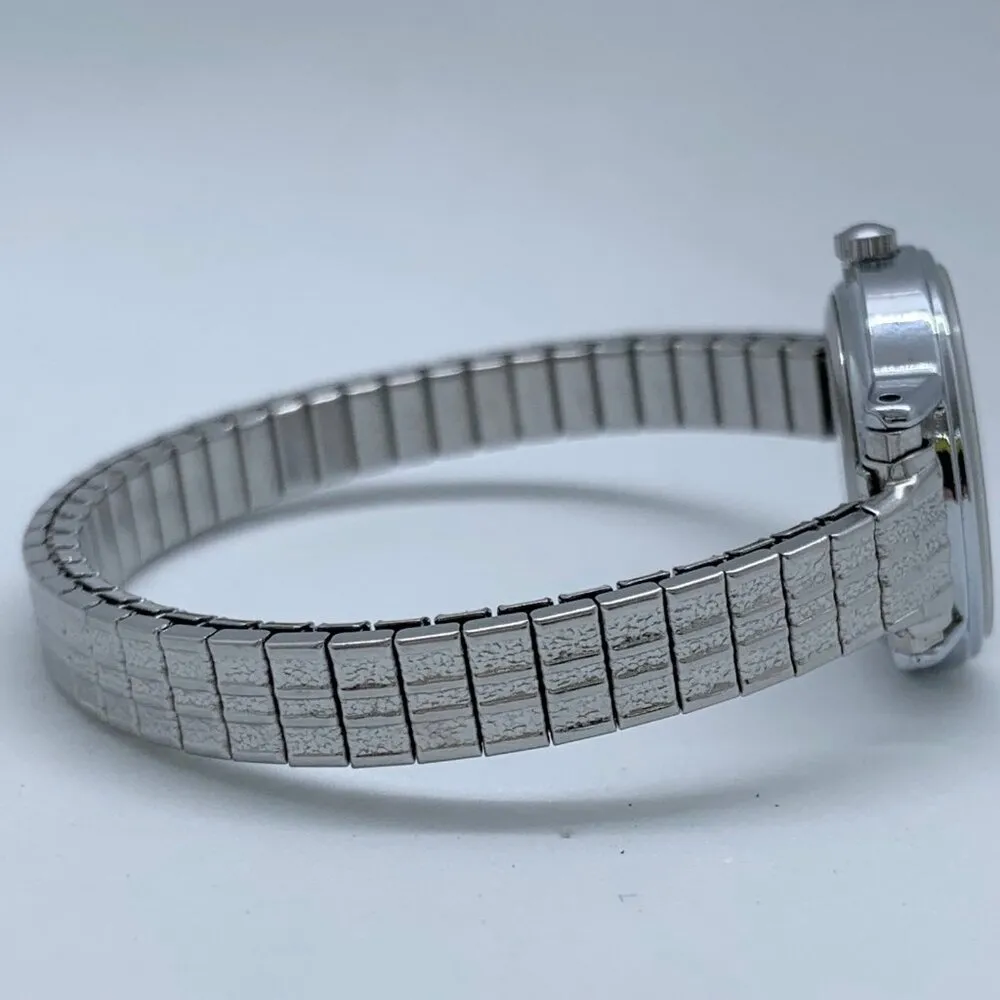 Timex women Quartz 23mm analog watch silver tone water resistant 6” w/battery - Image 5