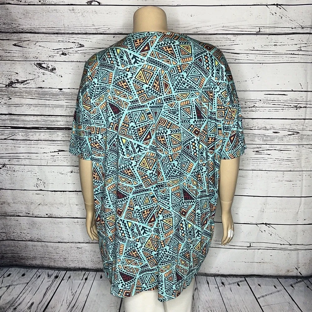 LuLaRoe NWT 2XL Blue Geometric Print Mid Length Sleeve Irma Tunic Knit Top Shirt - Image 3