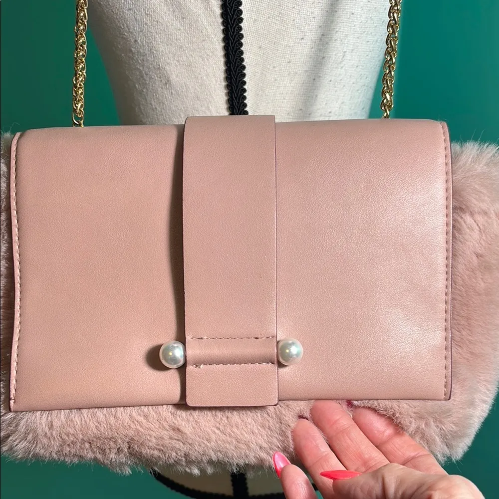 A new Day Faux Fur-Trimmed Shoulder Bag - Image 5