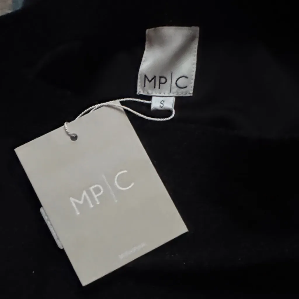 NWT MINKPINK MP|C Metallic Midi Side-Split Pencil Skirt - Image 2