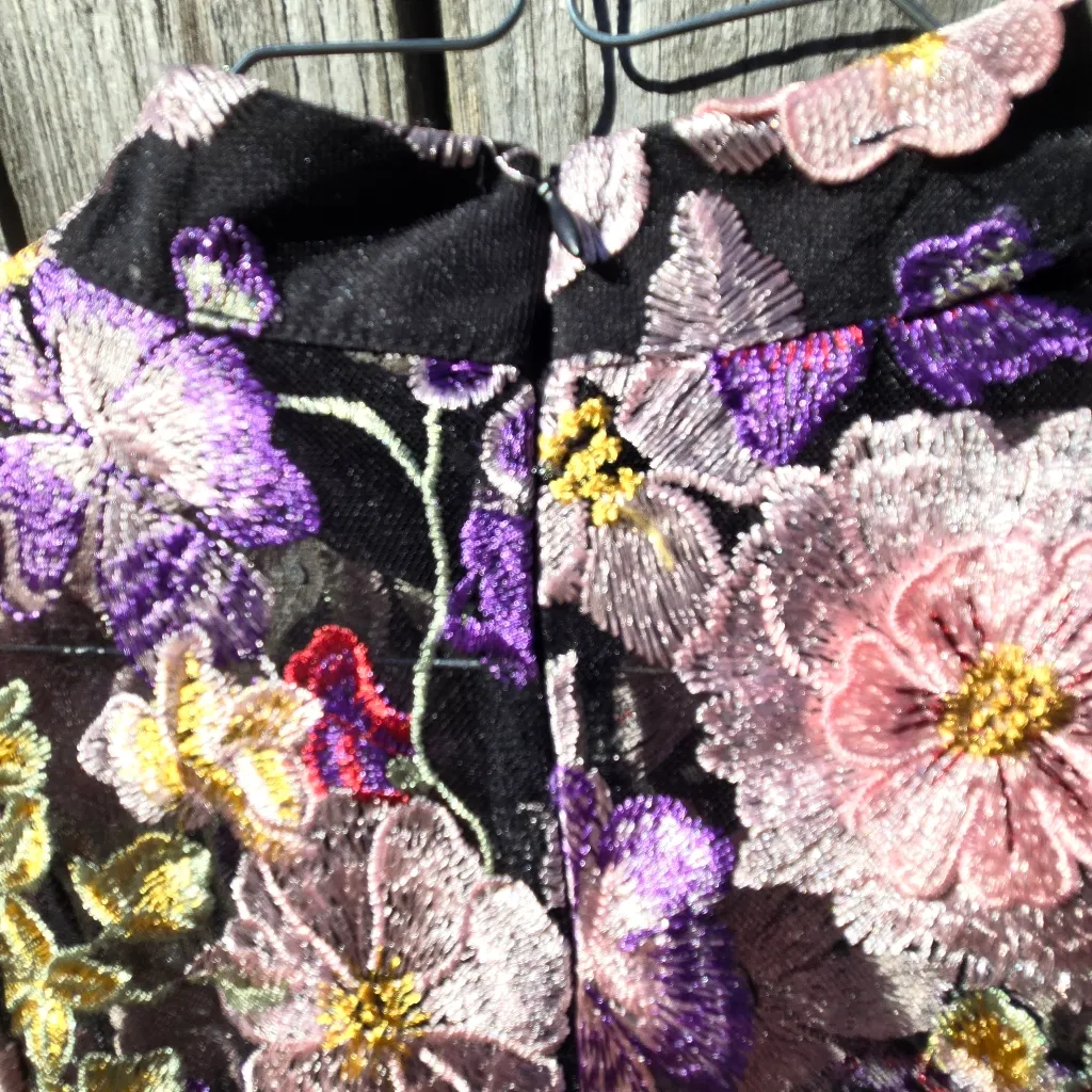 Floral Appliqué Long Sleeved Top M Red Size M - Image 7