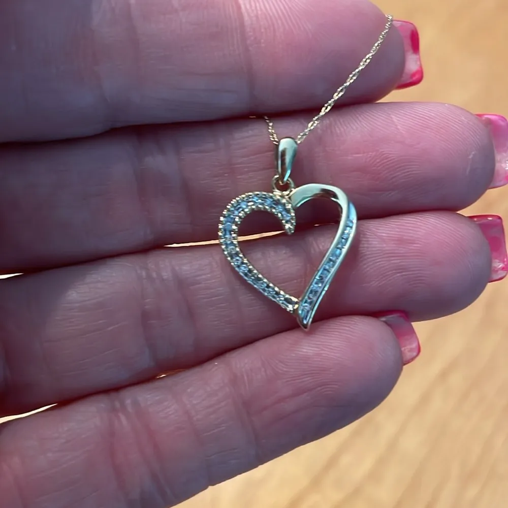 Kay jewelers diamond heart necklace 1/10 carat round cut 10 K yellow gold - Image 3