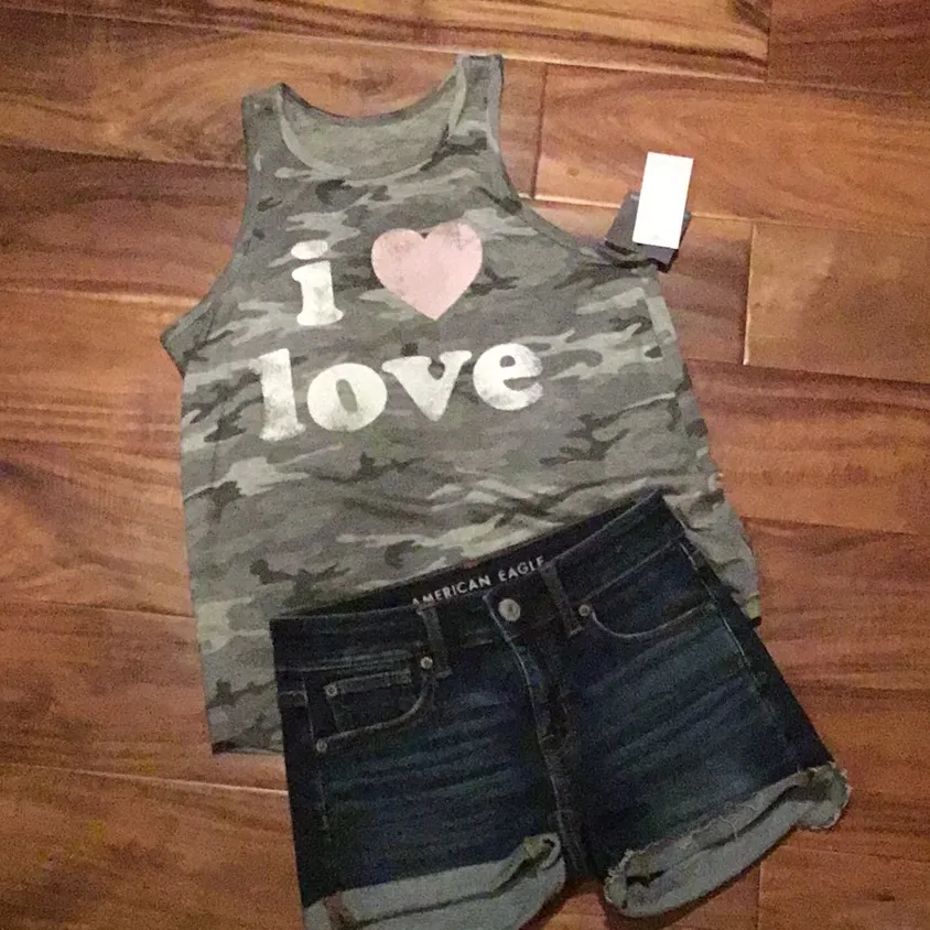 Grey Camo Tank top size small NWT - Image 6