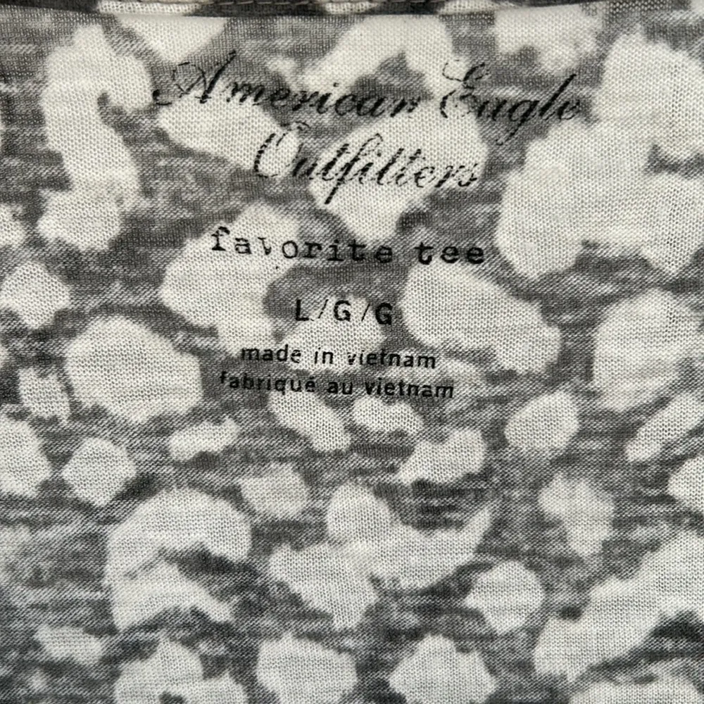 American Eagle Animal Print Favorite Tee Large - Image 3