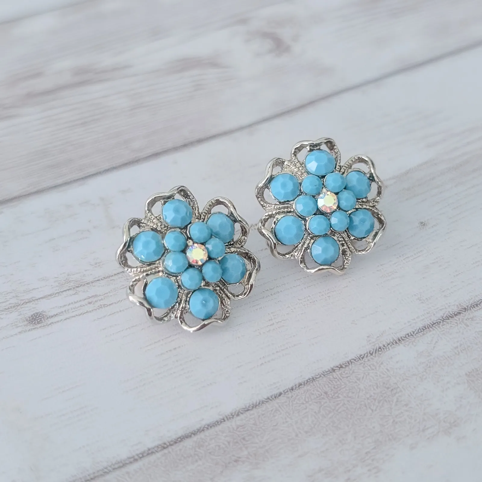 Vintage Clip On Earrings Large Turquoise Tone & Silver Tone Flower Whimsical Blue - Image 4