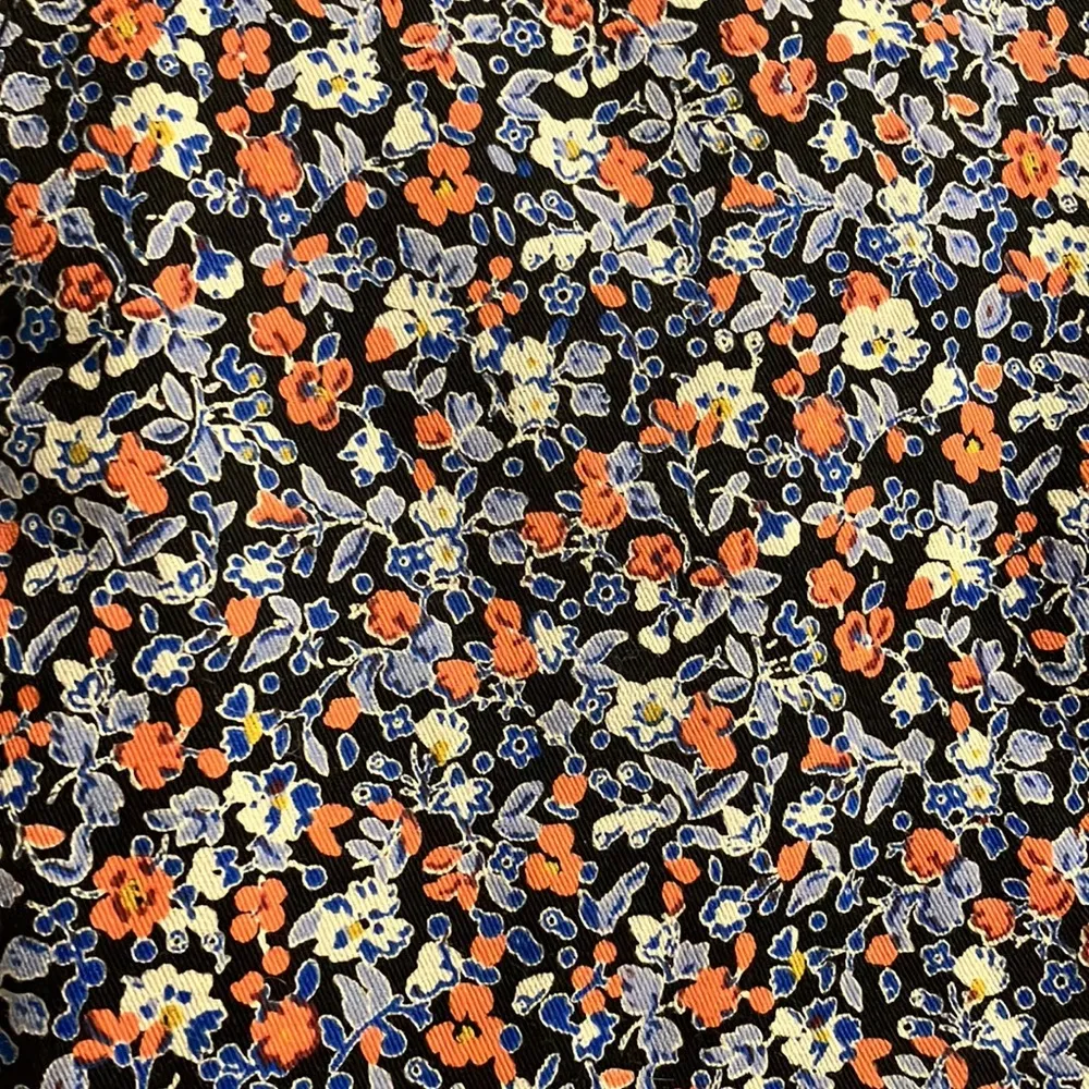 Gap Floral Shorts, Size 0 - Image 2