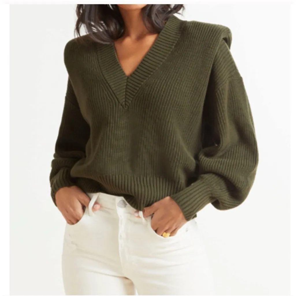 NWT - REVOLVE Pistola - Camille V-Neck Shoulder Pad Sweater in MERLOT red - M - Image 6