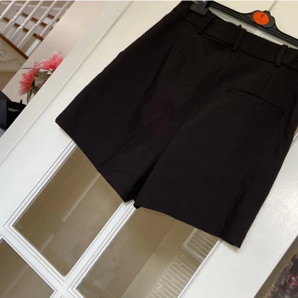 Zara High Rise Shorts Flowy With Button Black Size M - Image 5