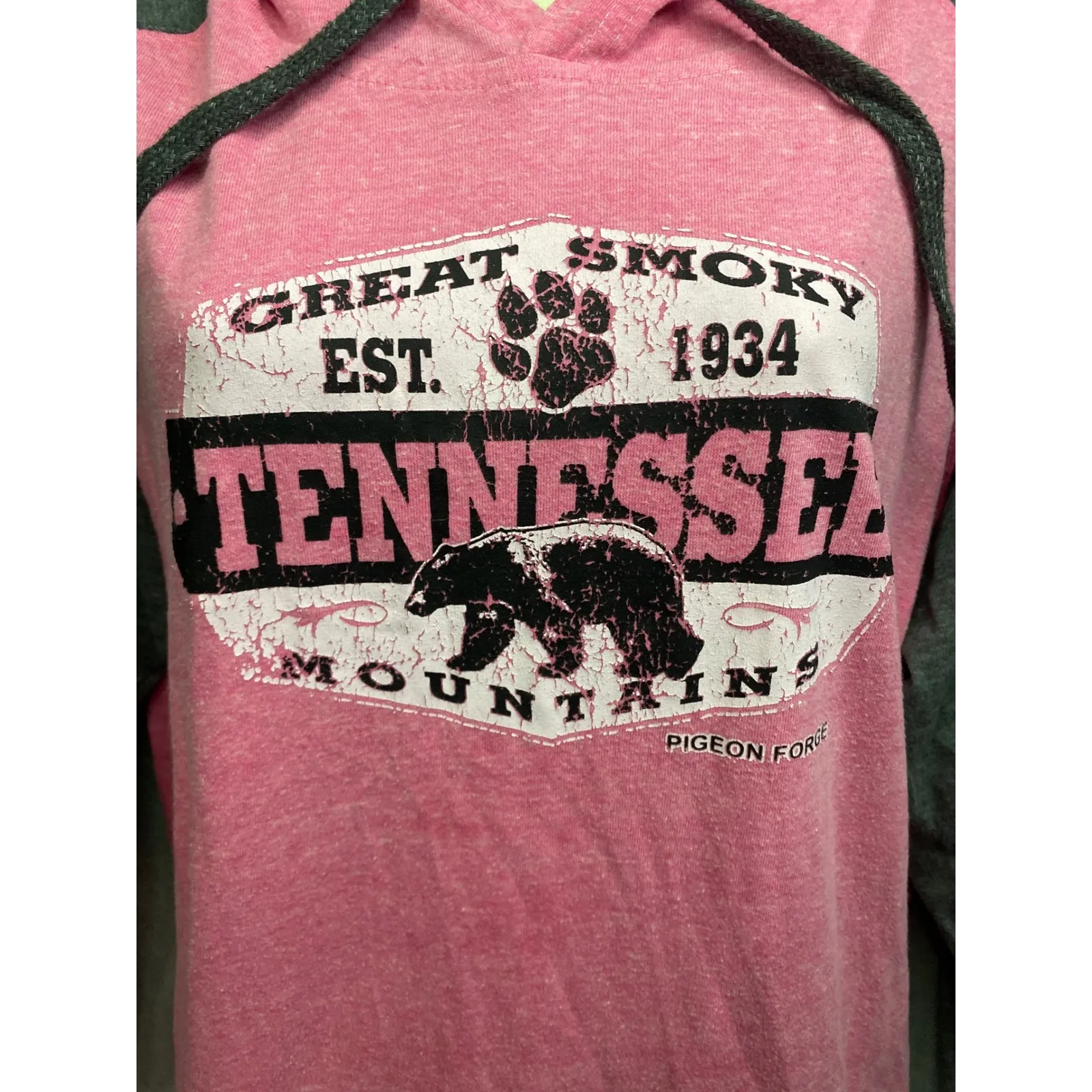 Isaacs Designs Tennessee Bear Paw Print Graphic Hoodie Pink Gray Raglan Size L Size L - Image 2