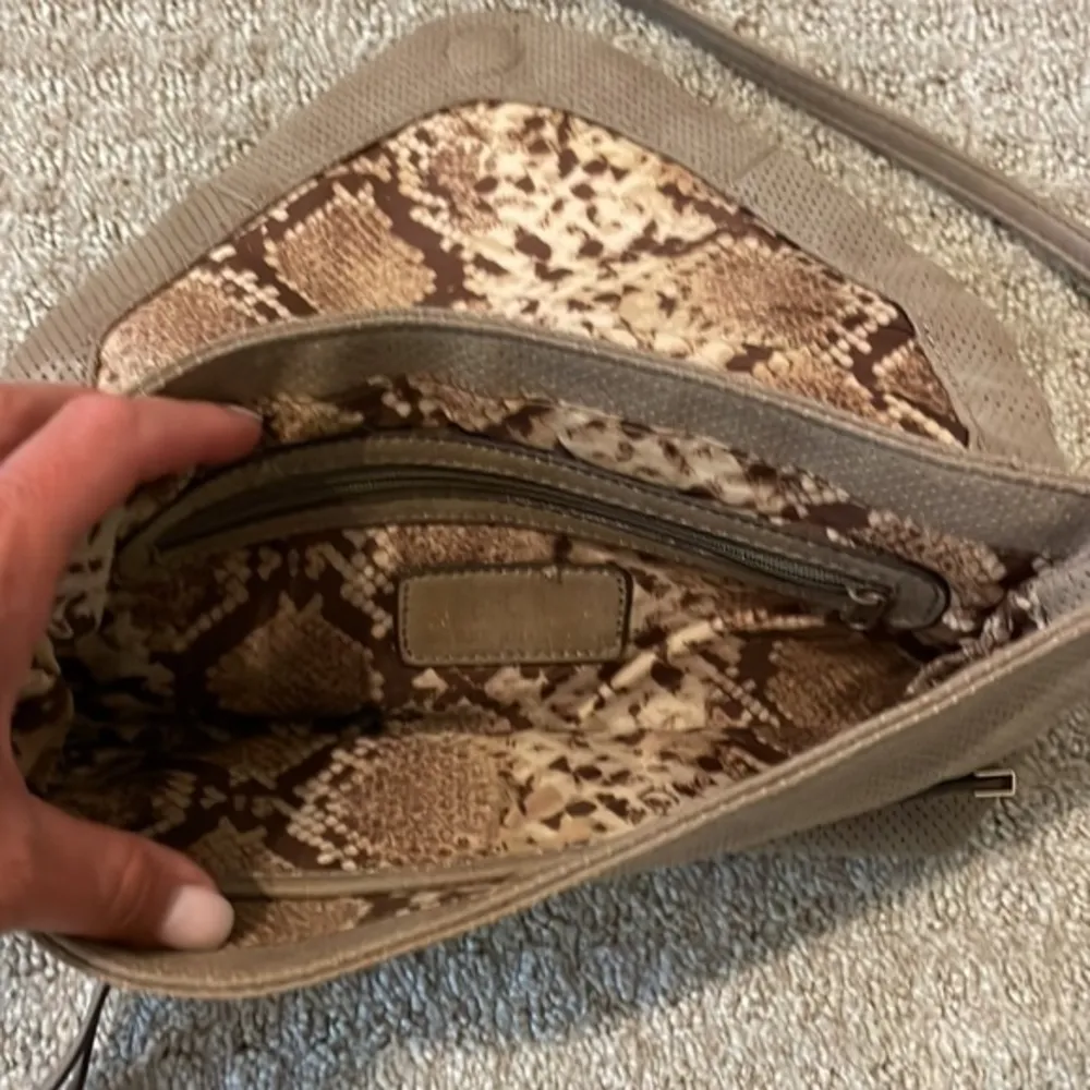 Nicole Miller Tan Perforated Leather Crossbody Handbag Purse - Image 8