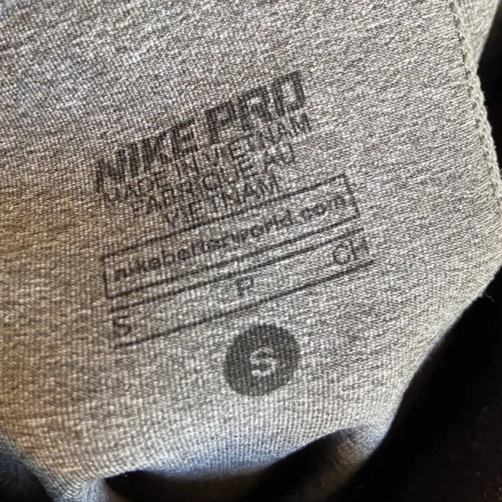 Nike Pro Dri-Fit Gray Cropped Leggings - Image 3