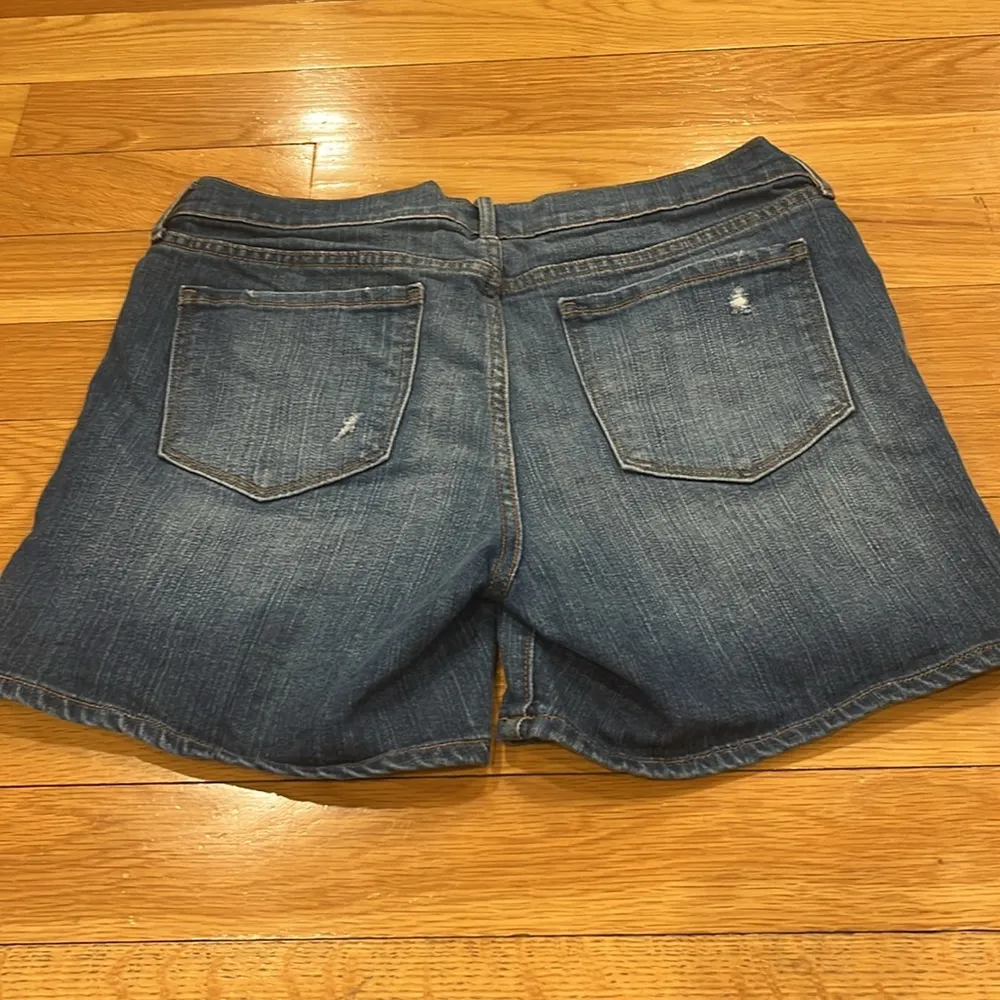 Old Navy  Boyfriend distressed jean shorts size 10 . - Image 8
