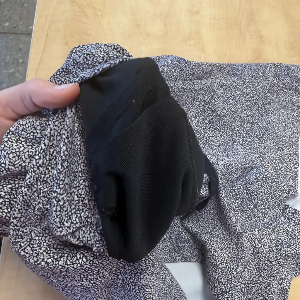 lululemon On The Fly Short In Sea Spray Alpine White Dark Chrome Sz 6 - Image 6