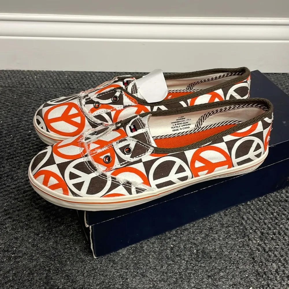 Tommy Hilfiger “Bobbie” Slides Slip on Peace Signs Hippie NEW Size 7.5 Flats - Image 5