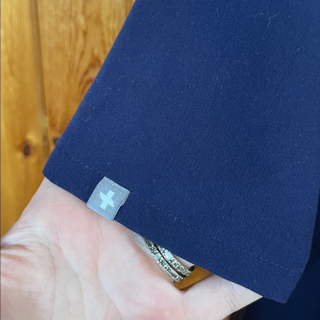 Figs Catarina one pocket scrub top women’s nurse scrubs navy blue Size XL - Image 7