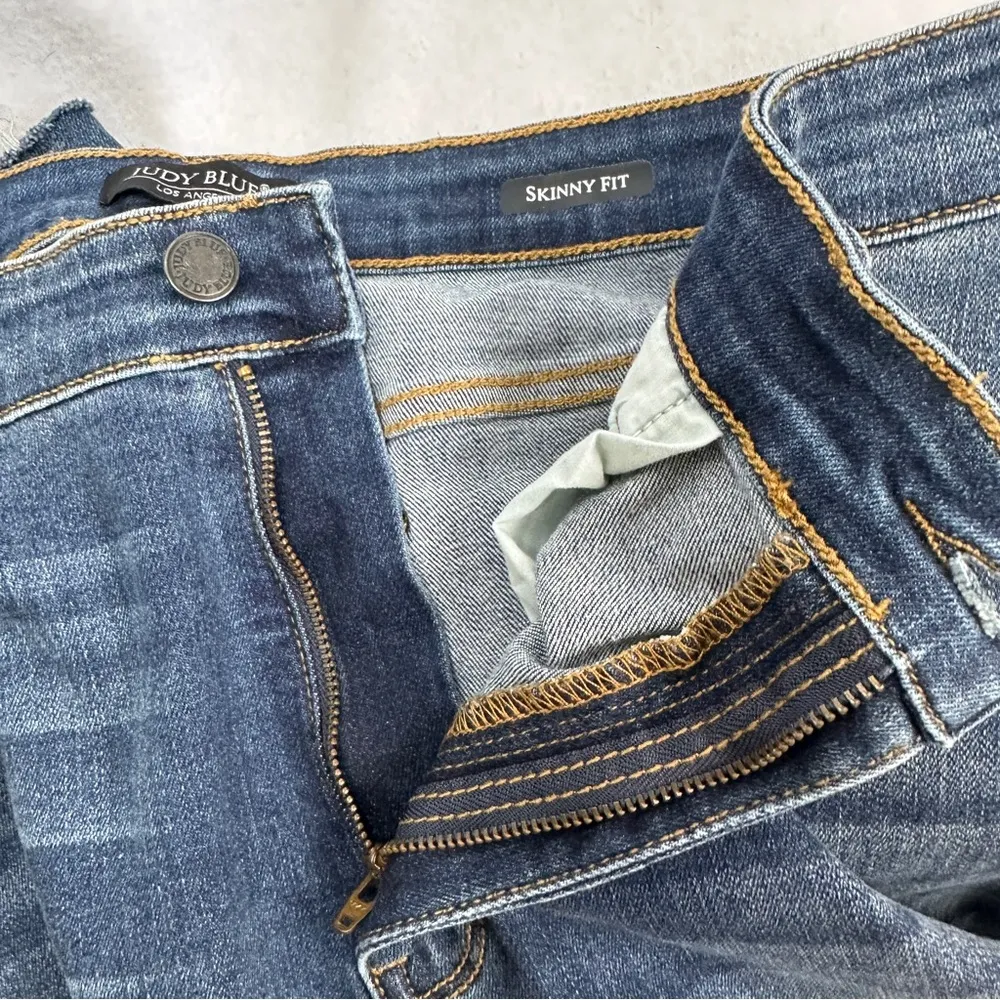 Judy Blue Skinny Fit Jeans 15/32 Blue Denim Raw Frayed Hem Stretchy Distressed - Image 10