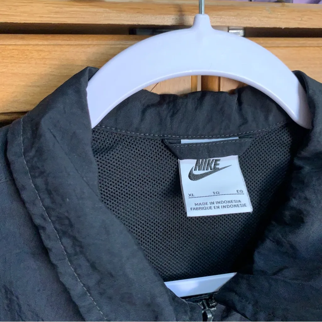 NIKE windbreaker crop jacket - Image 4