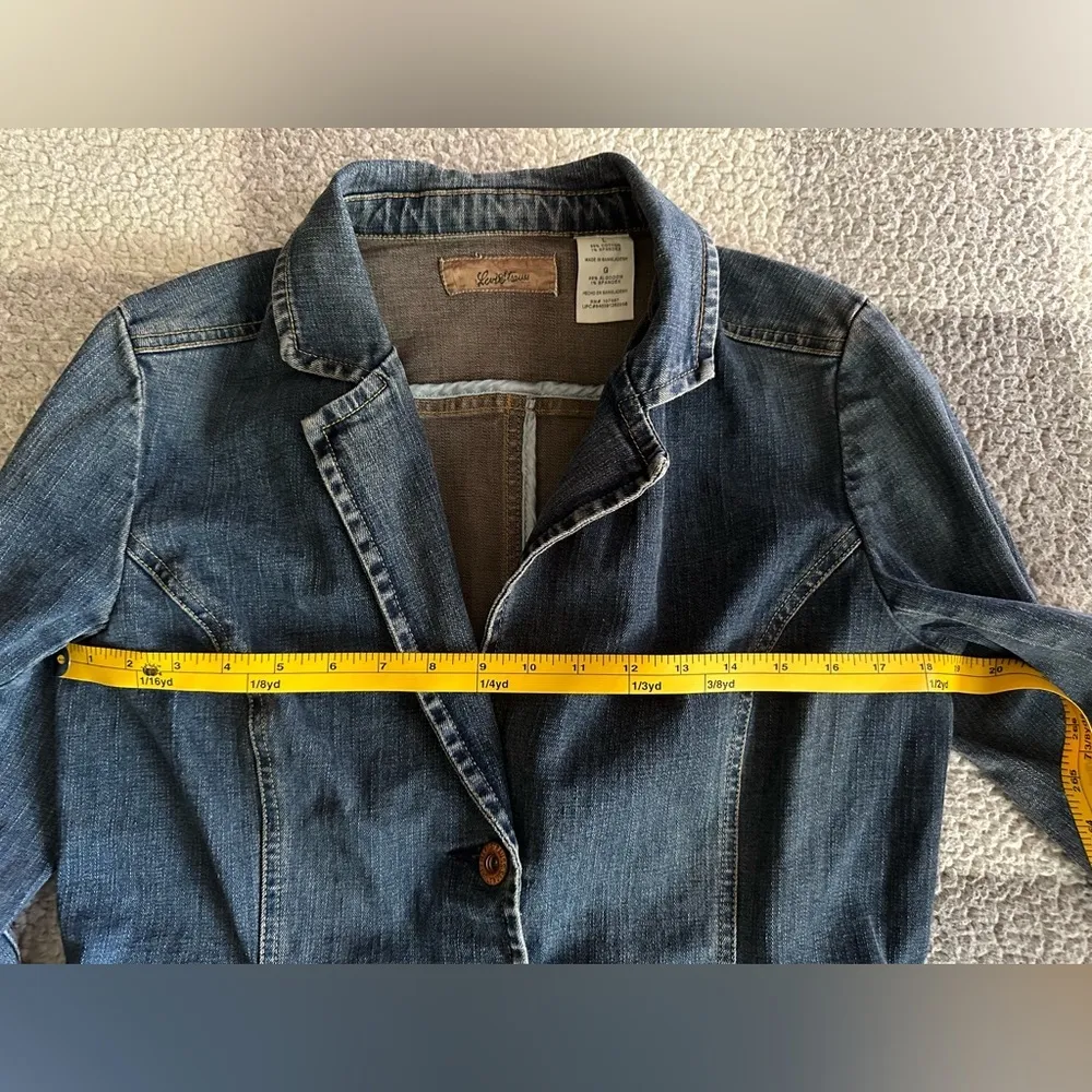 Levi Strauss Large (runs small) Button Front Fitted Jean Jacket Denim Wash - Image 6