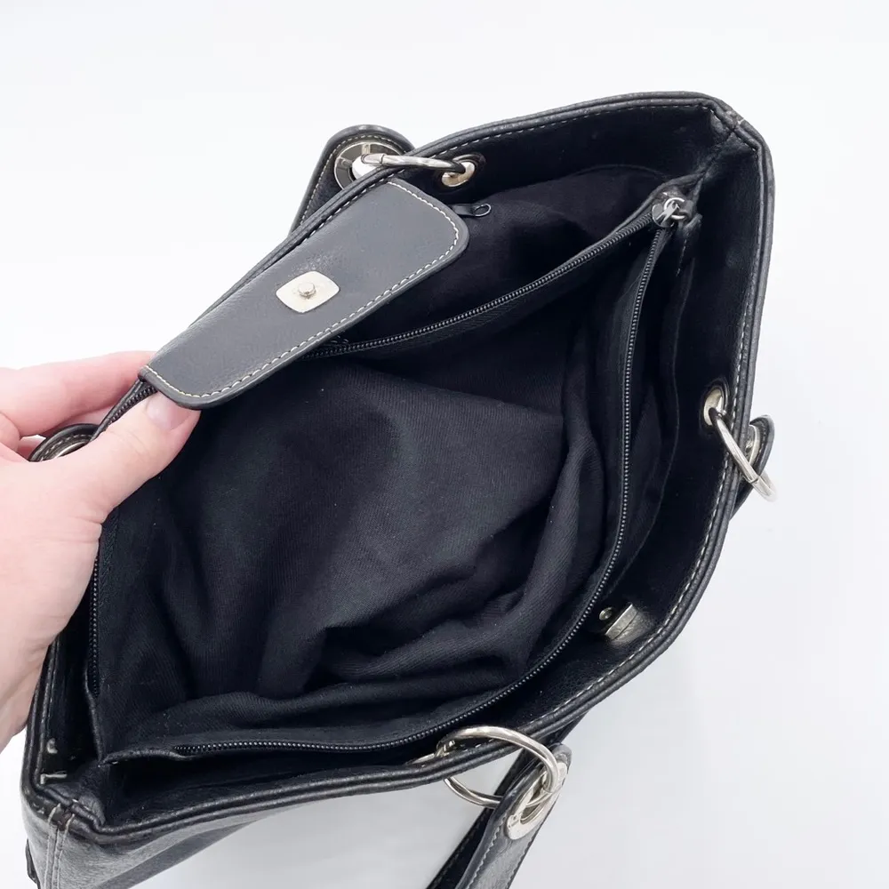 Tommy Hilfiger Black Faux Leather Silver Hardware Shoulder Bag Y2K Style - Image 5