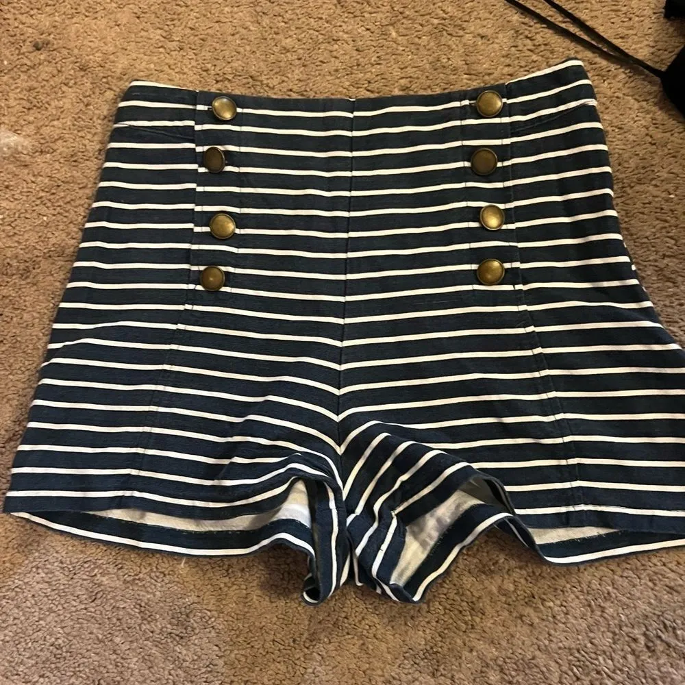 Abercrombie & fitch striped shorts 0 - Image 2