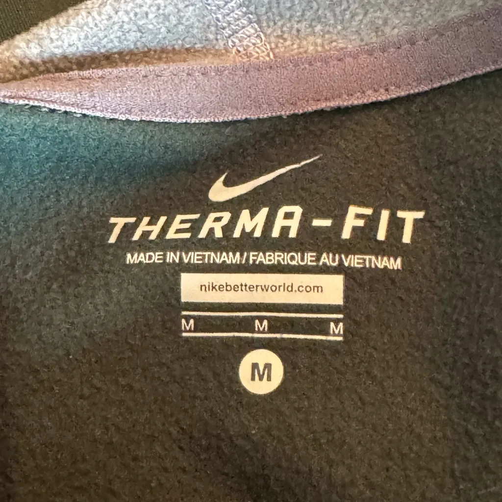 Nike Green and Gray Sweatshirt with Cozy Hood Michigan State Spartans - Image 7