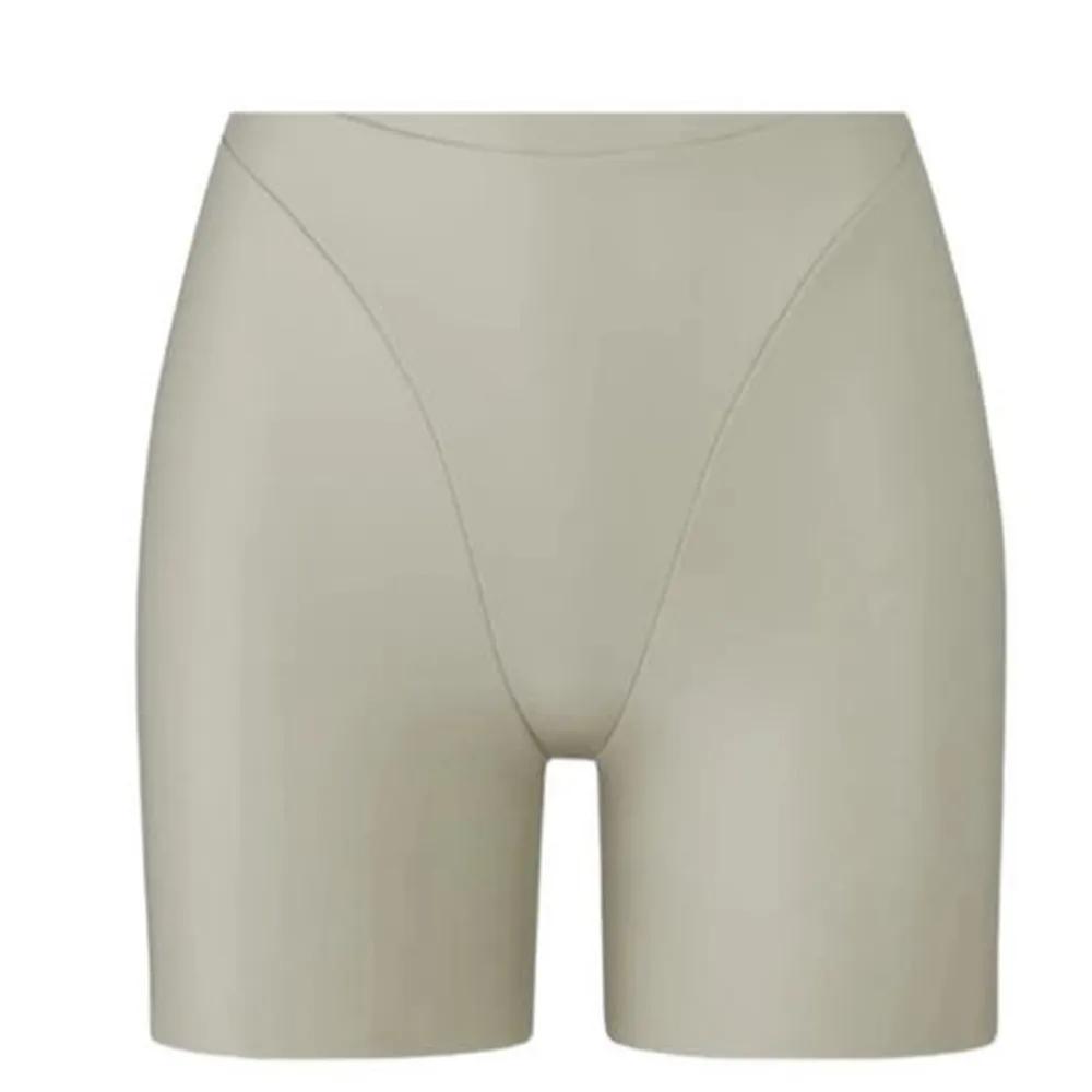 Skims faux leather biker shorts color shell size 4X - Image 2