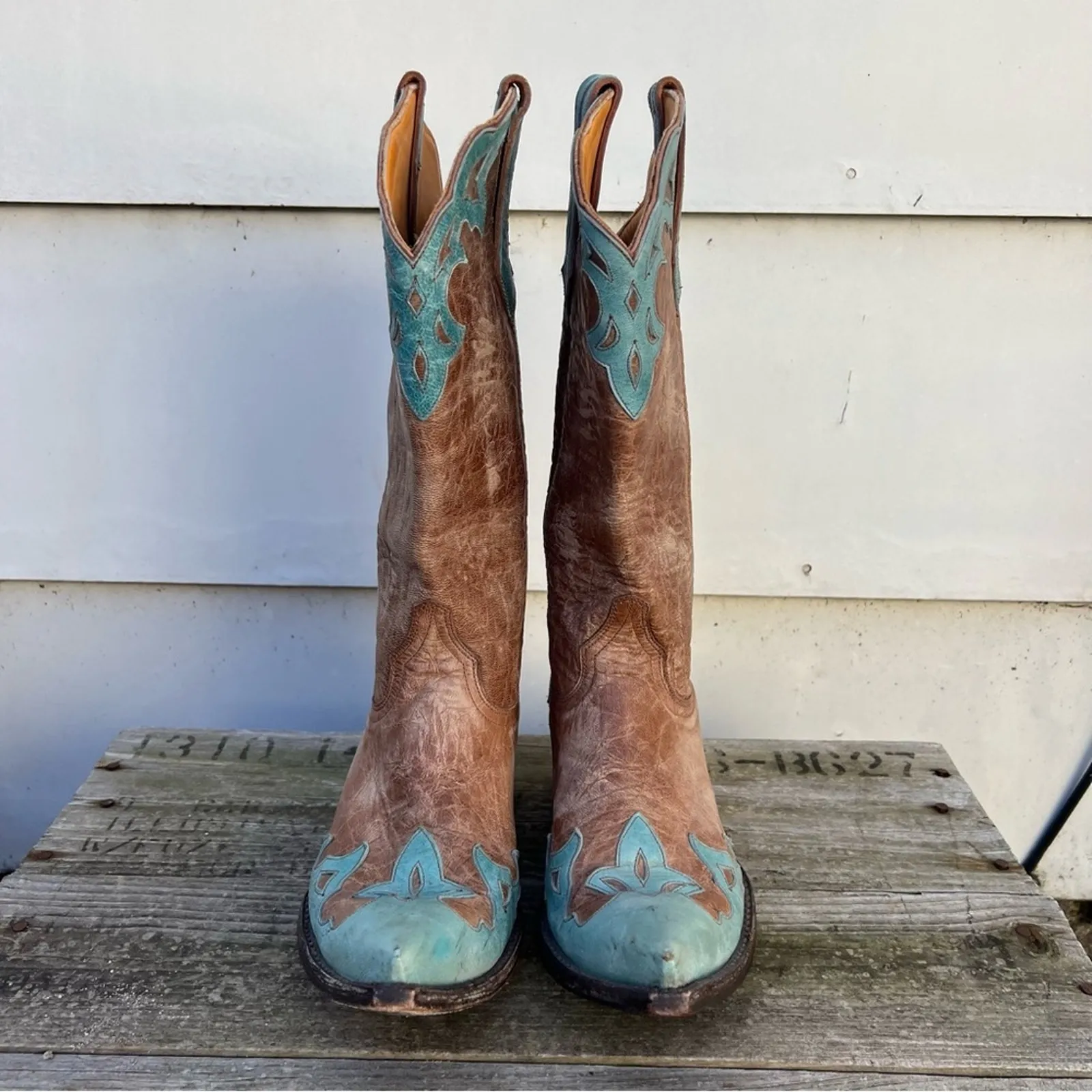 Old Gringo weathered tan and Robbins egg blue overlay point toe cowgirl boots 7B - Image 3