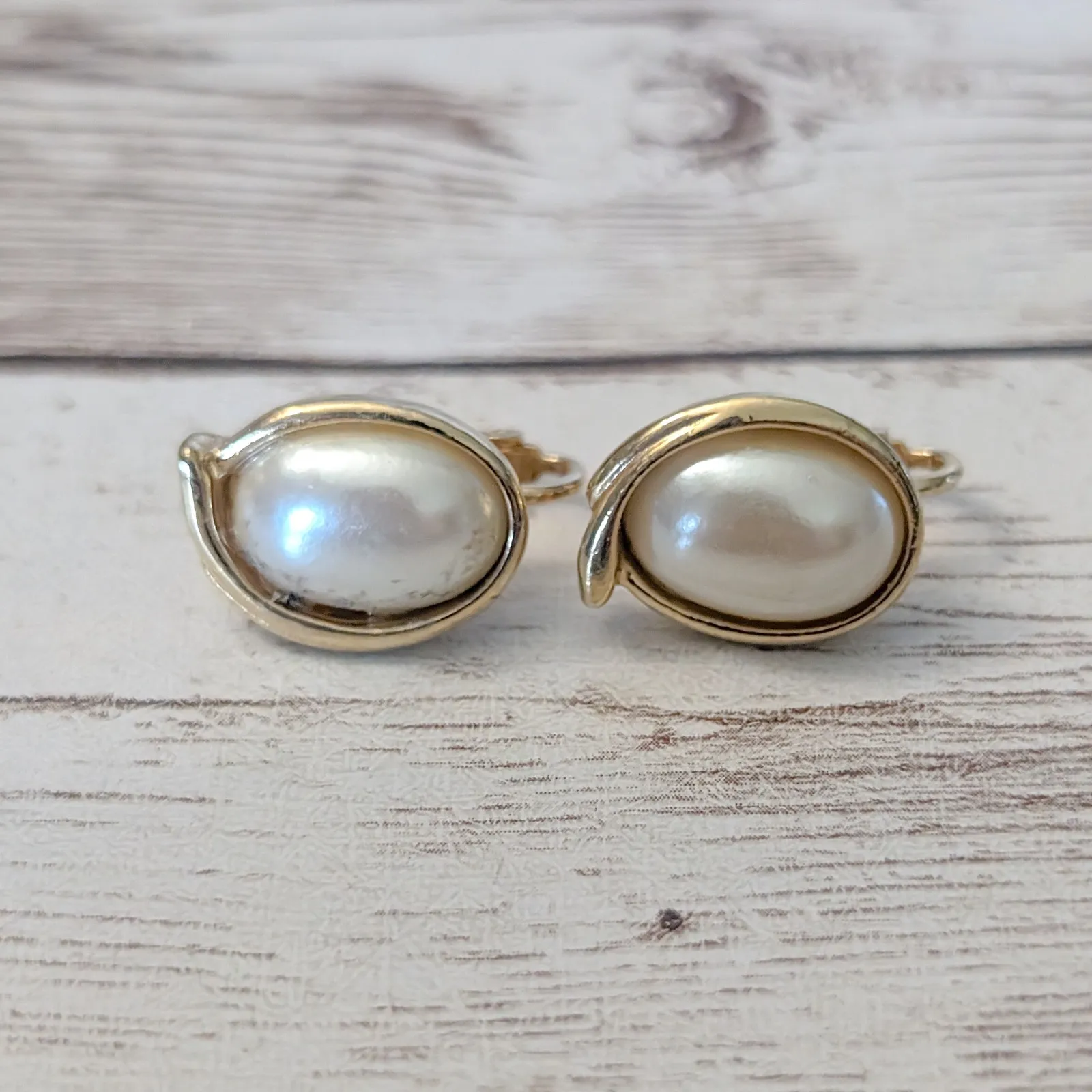 Vintage Clip On Earrings - Image 2