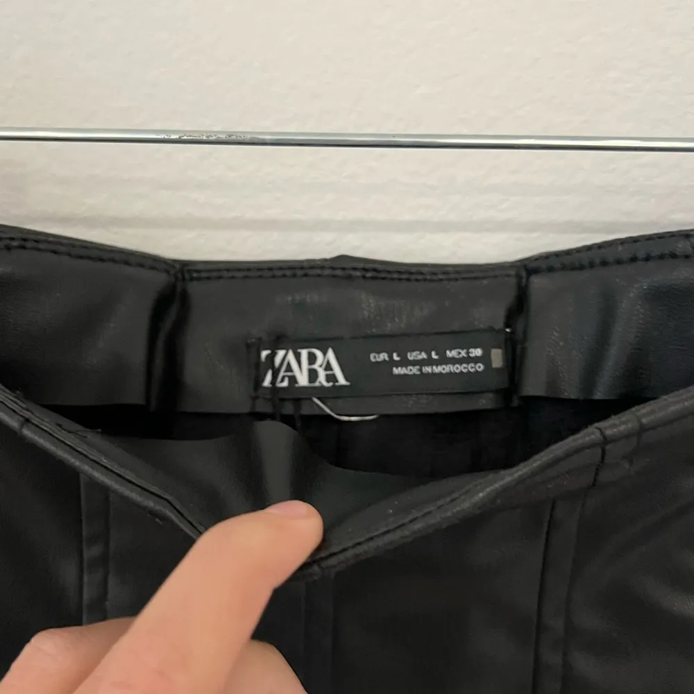 ZARA Leather Skirt with Zipper - Image 6