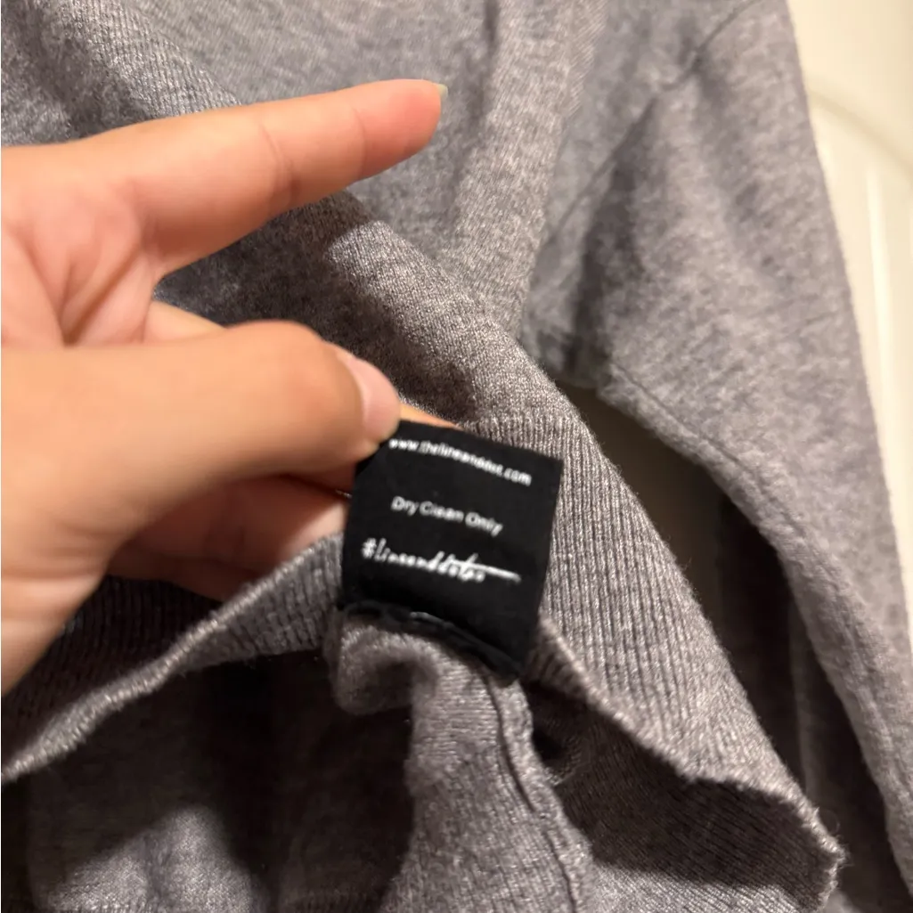 Line & Dot Heather Gray Knit Top - Image 4