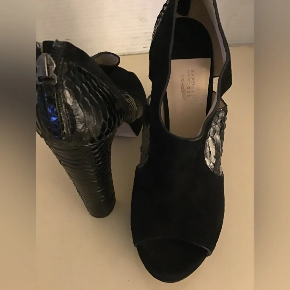 Barneys New York women black suede leather platform heel shoes US 9.5 - Image 4