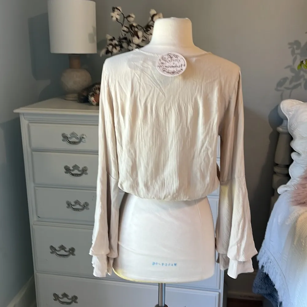 Gypsy and Moondust Chalk Surplice Long Bell Sleeve Cropped Womens XS - Image 10