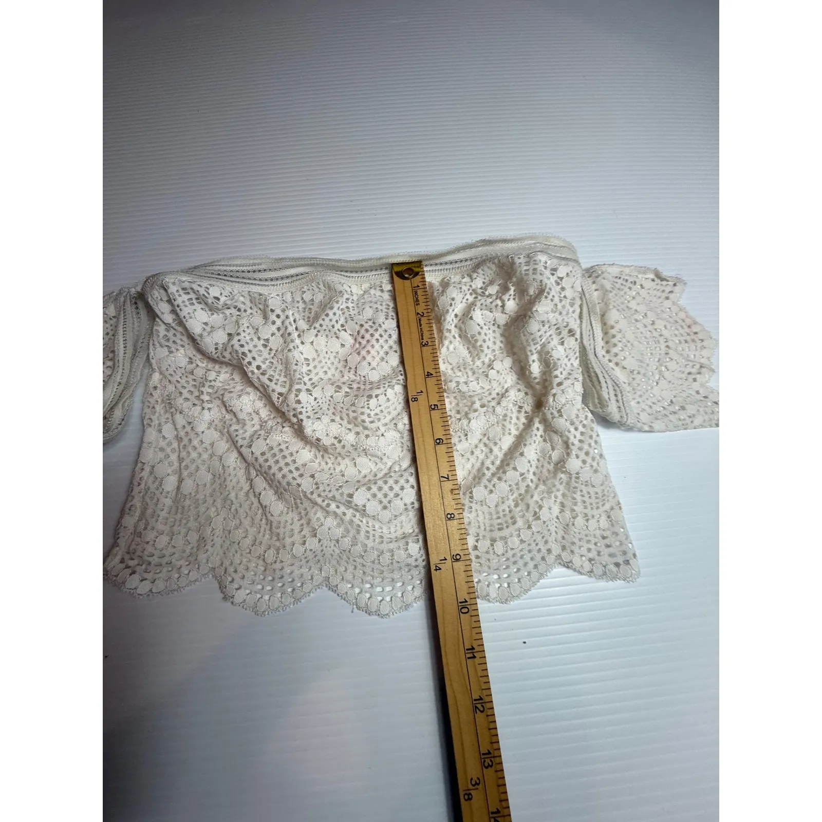 Victoria's Secret Off Shoulder Lace Top Cream‎ Crochet Blouse Medium M - Image 2