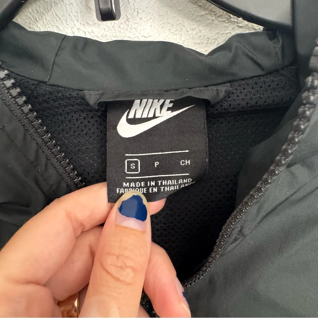 Nike  Sportswear Windrunner Zip Up Black Jacket Size Small - Image 6