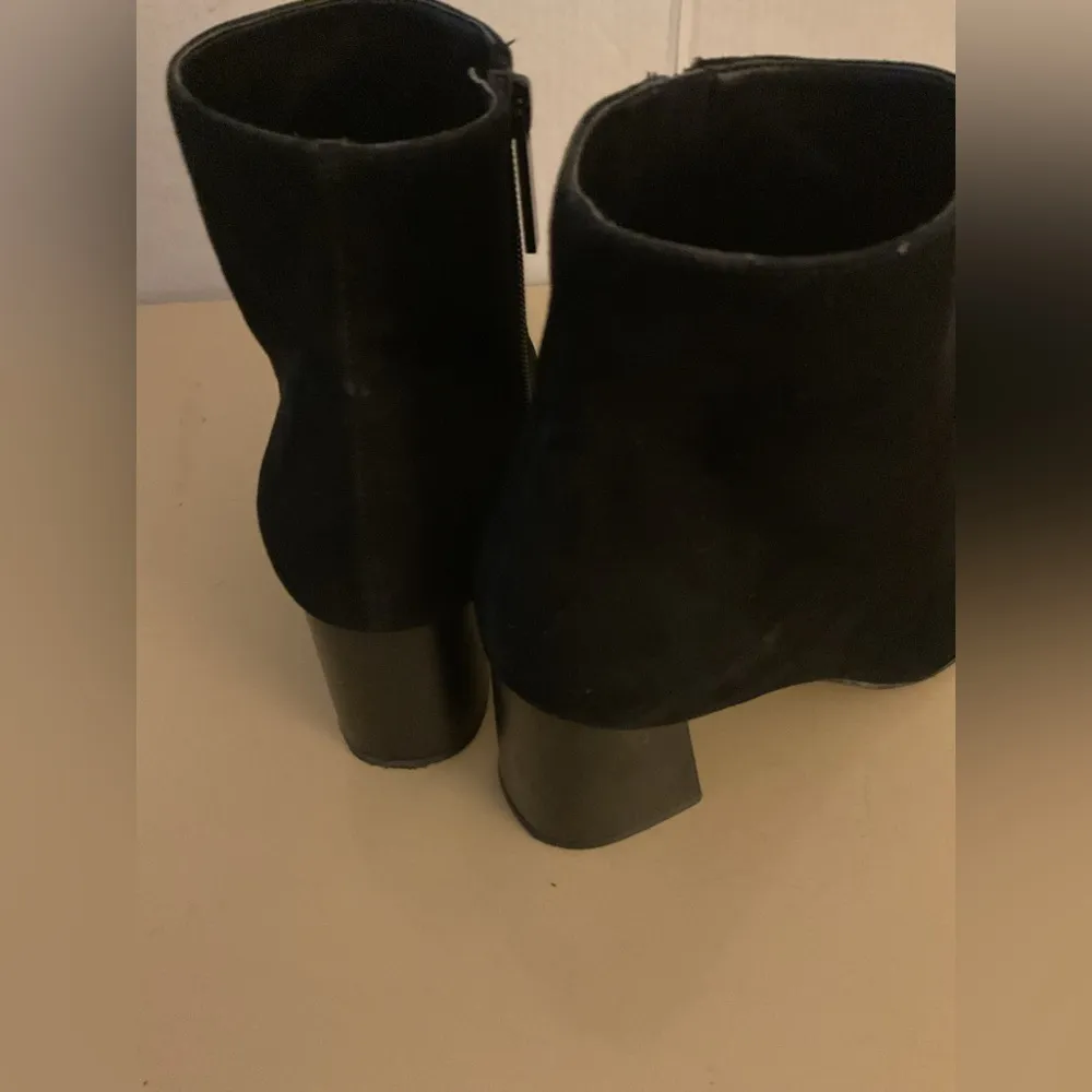 Kendall + Kylie women black suede Chelsea heel boots size 8 - Image 11