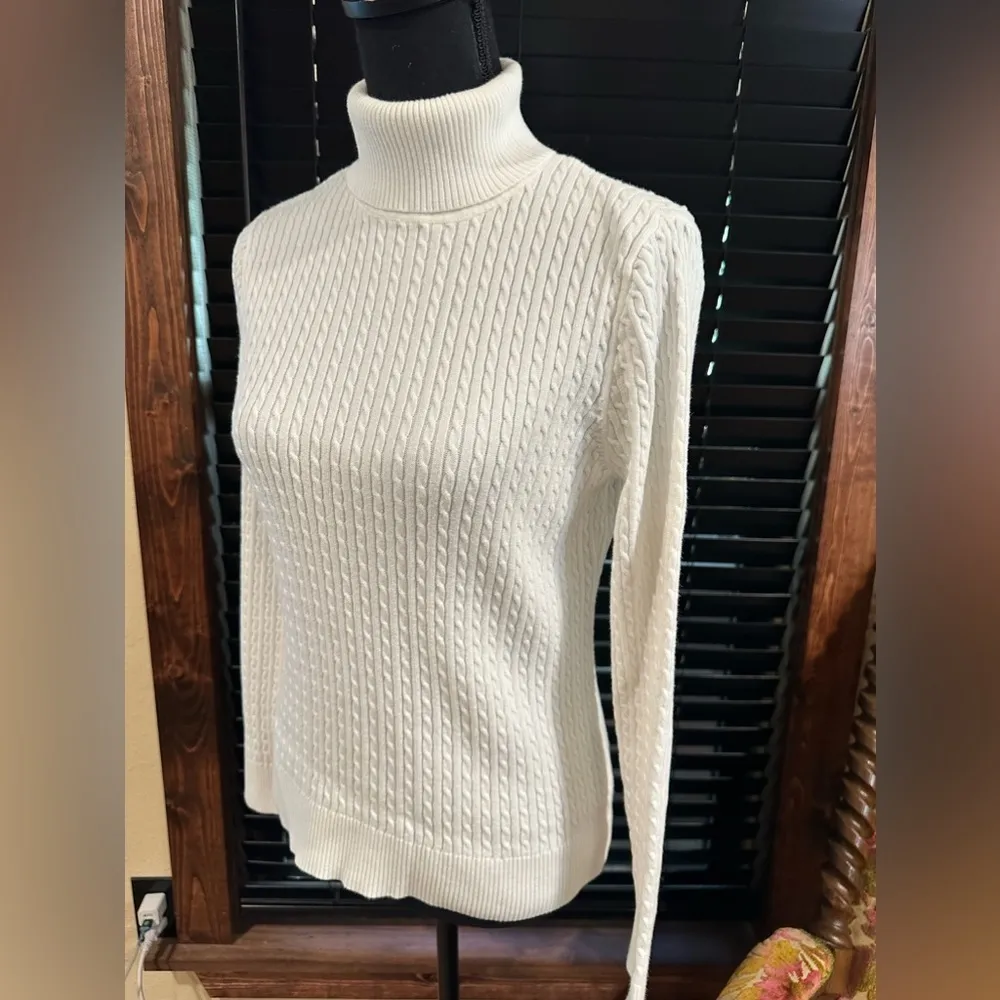 NWOT JEANNE PIERRE Women's Classic-Fitted Lightweight Cable Long-Sleeve  Sz L - Image 2