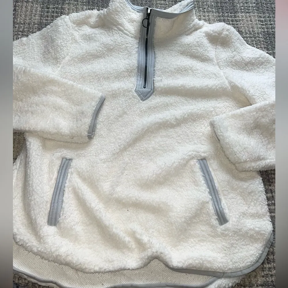1/4 Sherpa pullover Size XL - Image 2