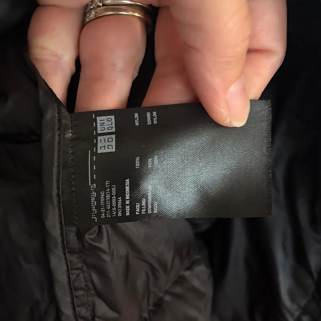 Uniqlo Ultra Light Down Women's Black Puffer Vest - Image 3