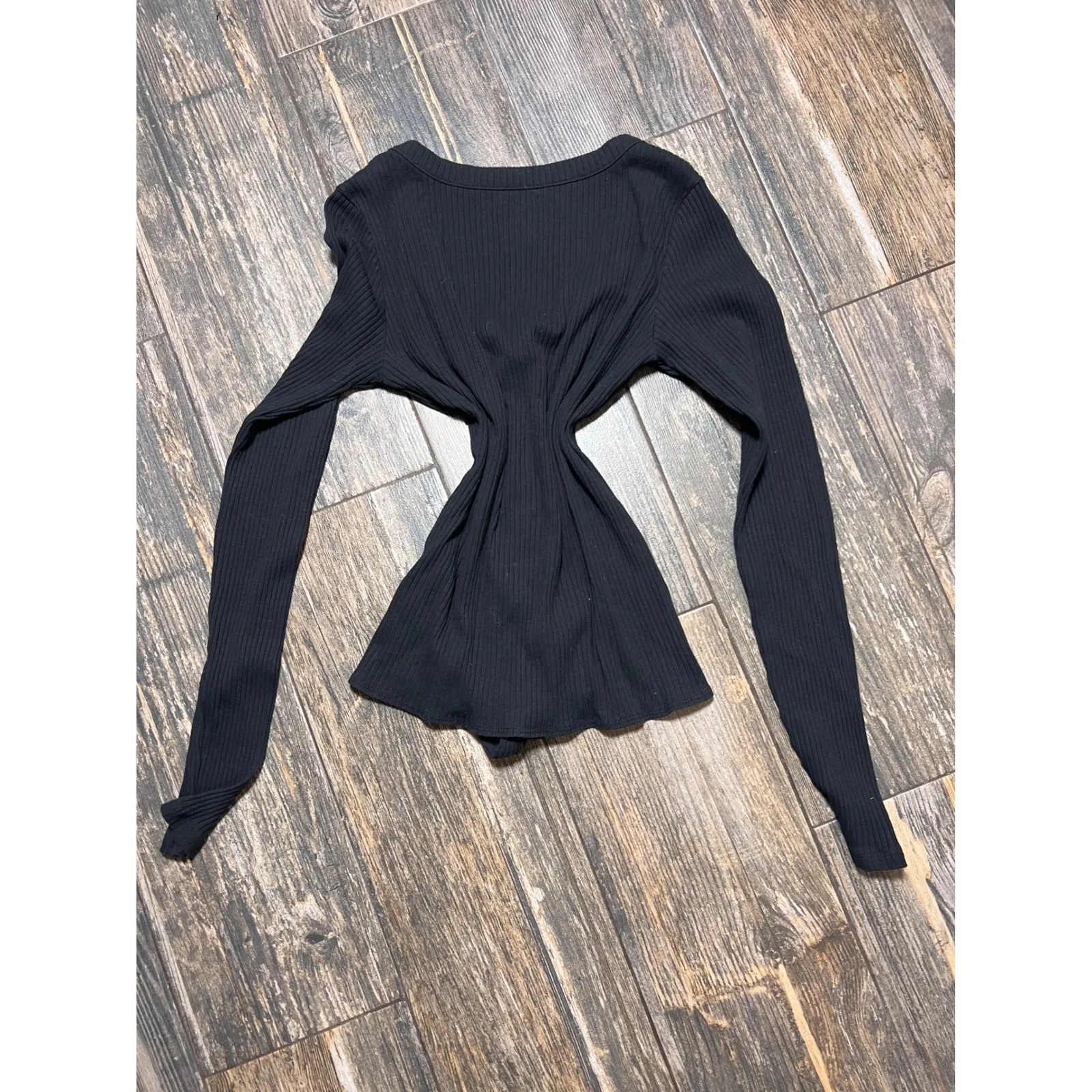 Hollister Black Ribbed V Neck Button Front Tie Waist Long Sleeve Top Medium Y2K - Image 7