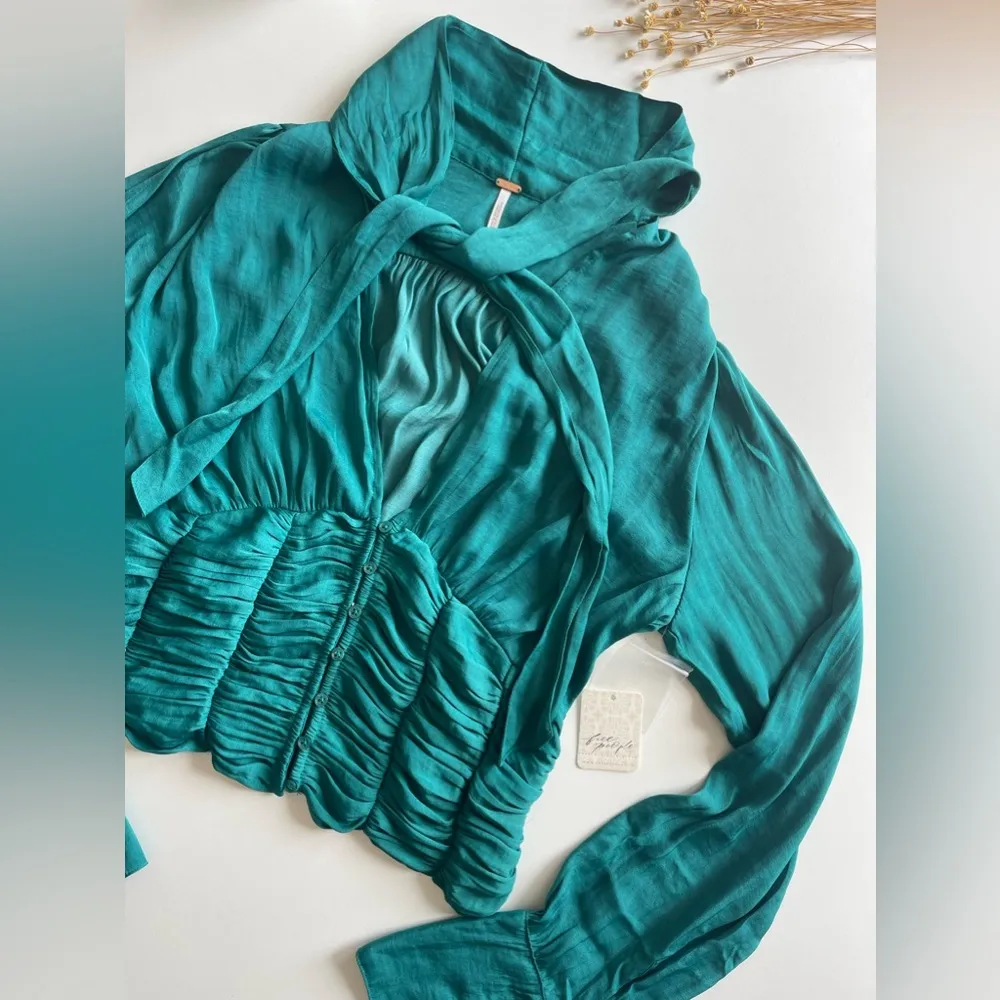 Meet Me There Buttondown in Green Balsam NWT XS - Image 6