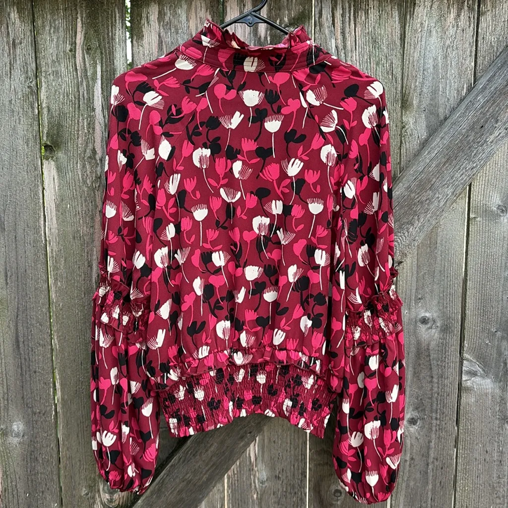 NWT CAbi Corsage Top Size Medium - Image 9