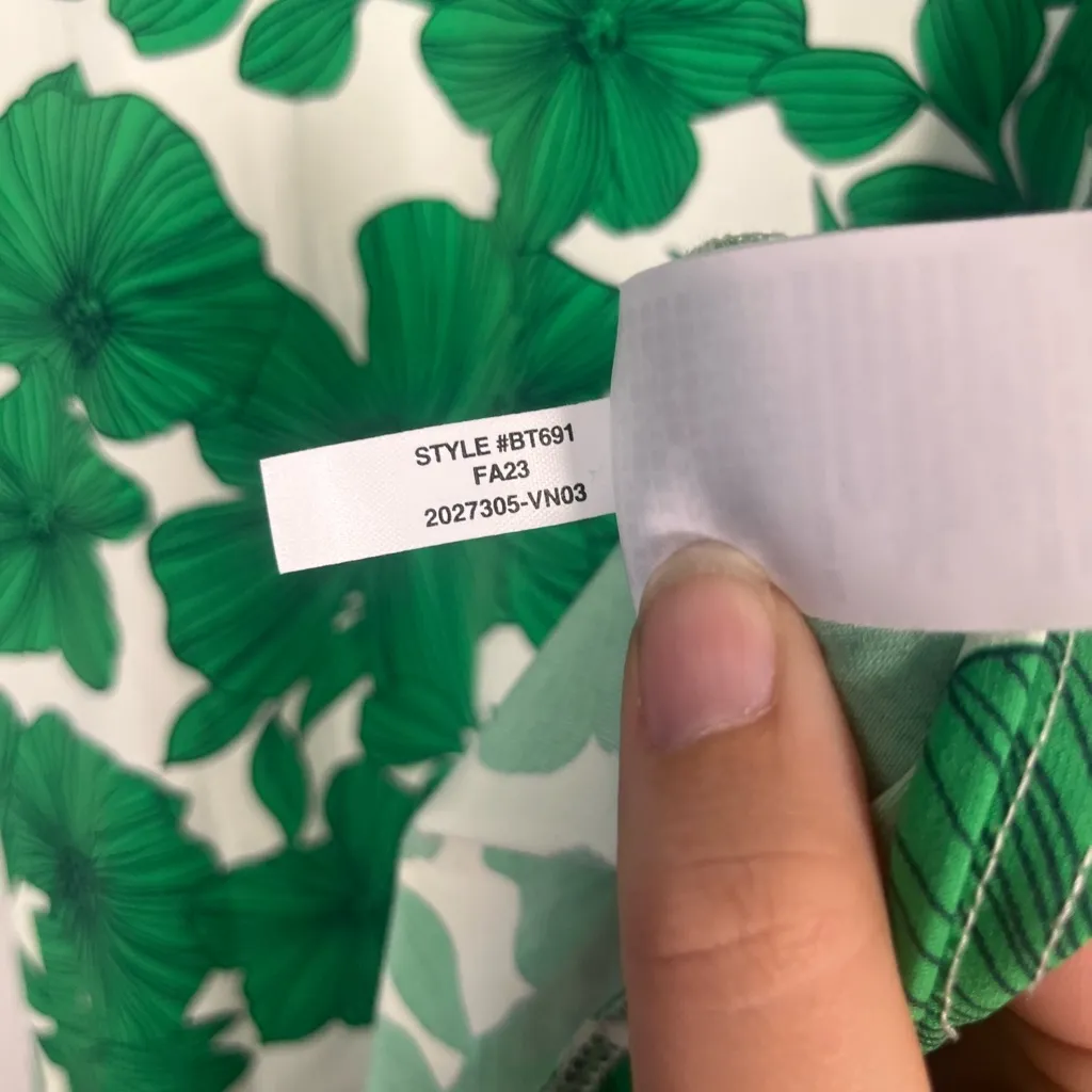 J. Crew Matte Jersey Turtleneck Green Botanical Floral Shirt Size M - Image 5