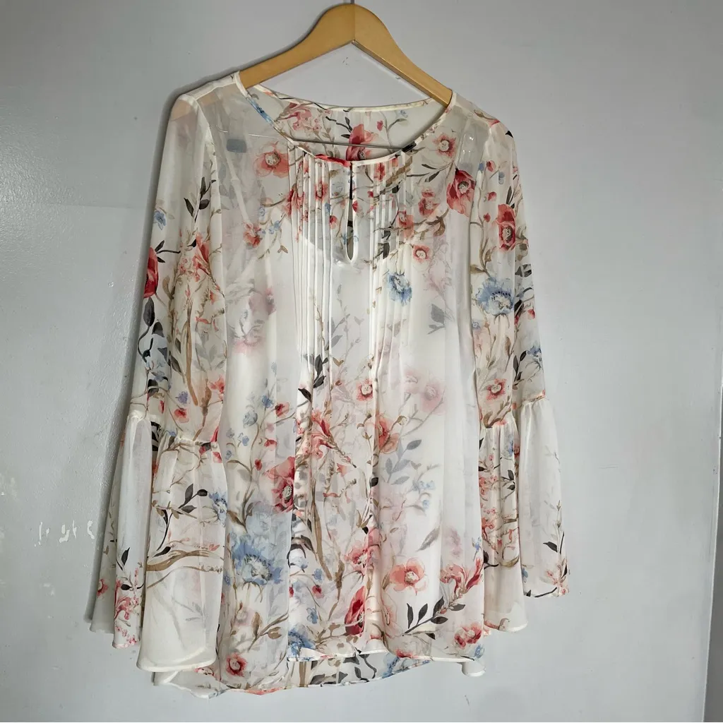 WHBM Silk Floral Mimosa Chiffon bell sleeve blouse WHITE HOUSE BLACK MARKET 8‎ - Image 3