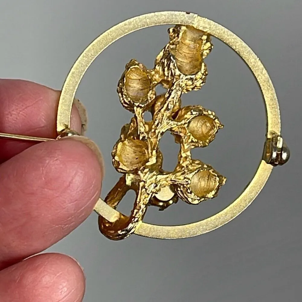 Vintage gold flower bud pearl circular brooch Gold - Image 6