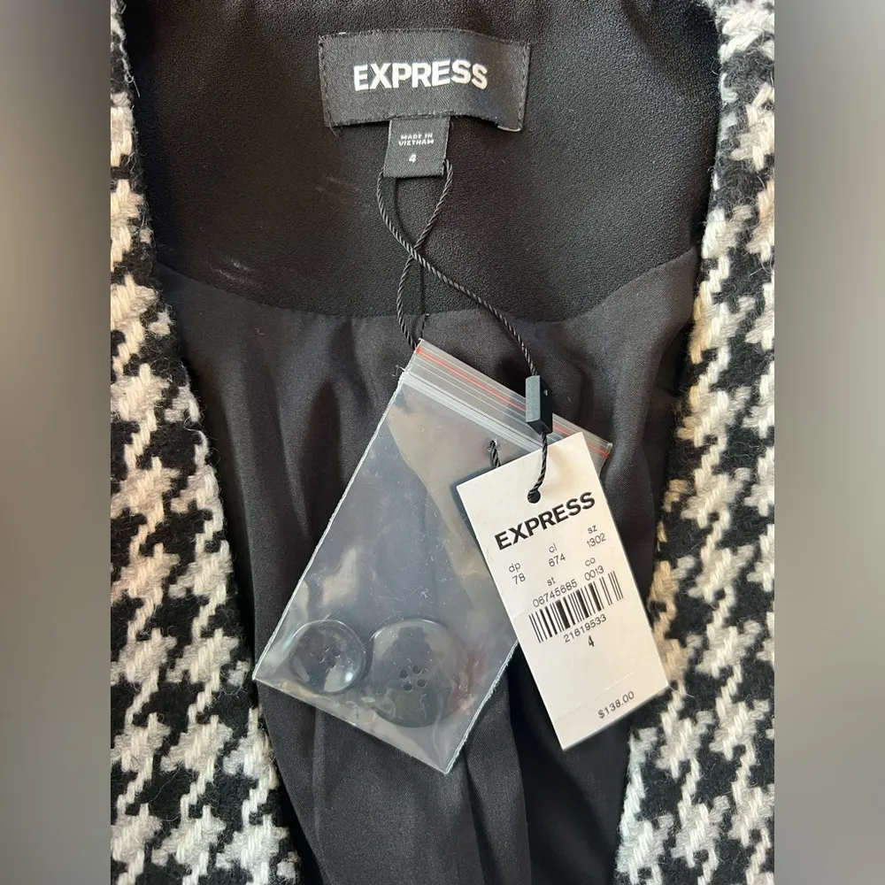 NWT Express Blazer - Image 3
