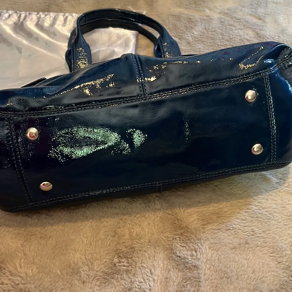 Satchel gorgeous blue/teal color shiny finish double handles - Image 8