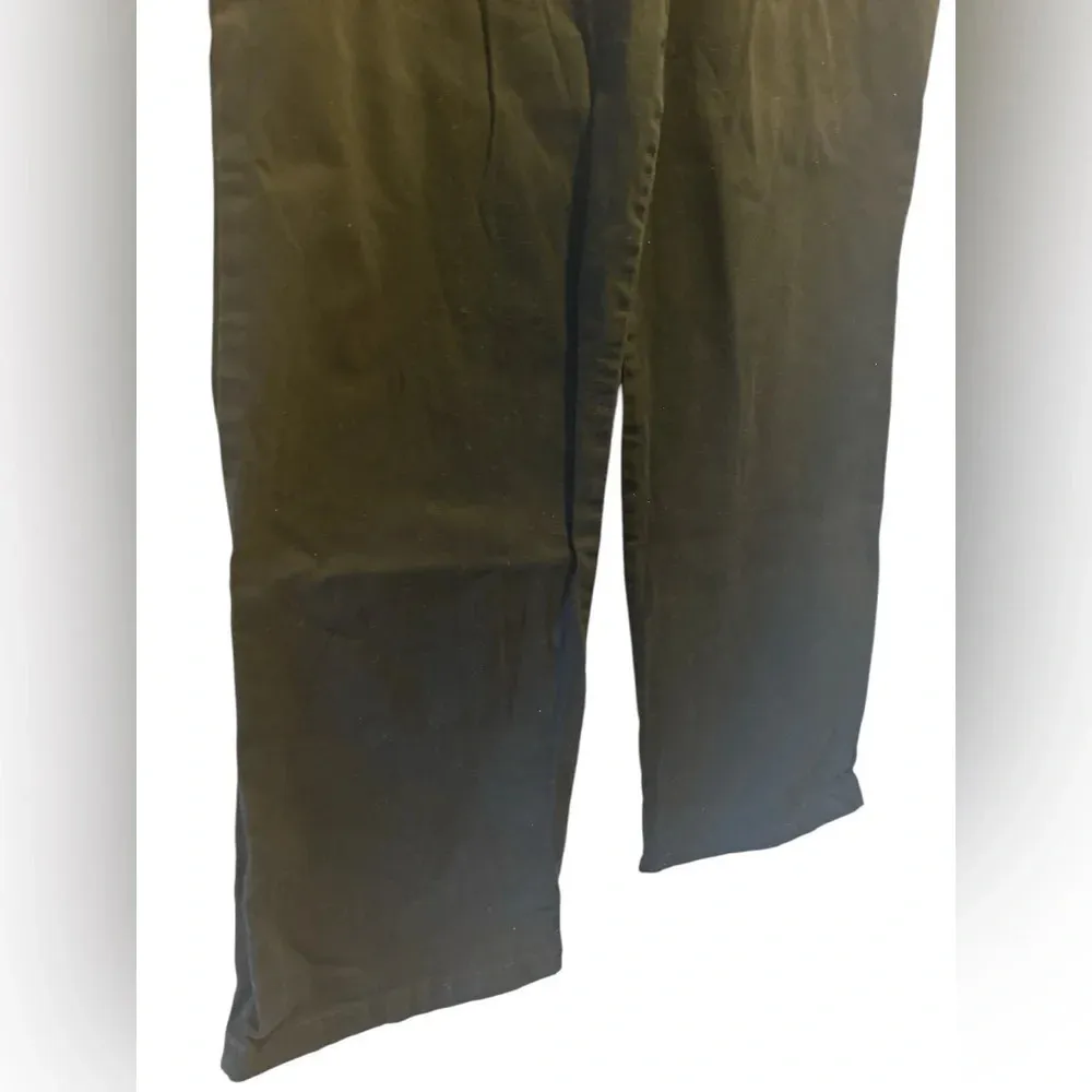 Lee All Day Pant black bootcut short chino pants - Image 3