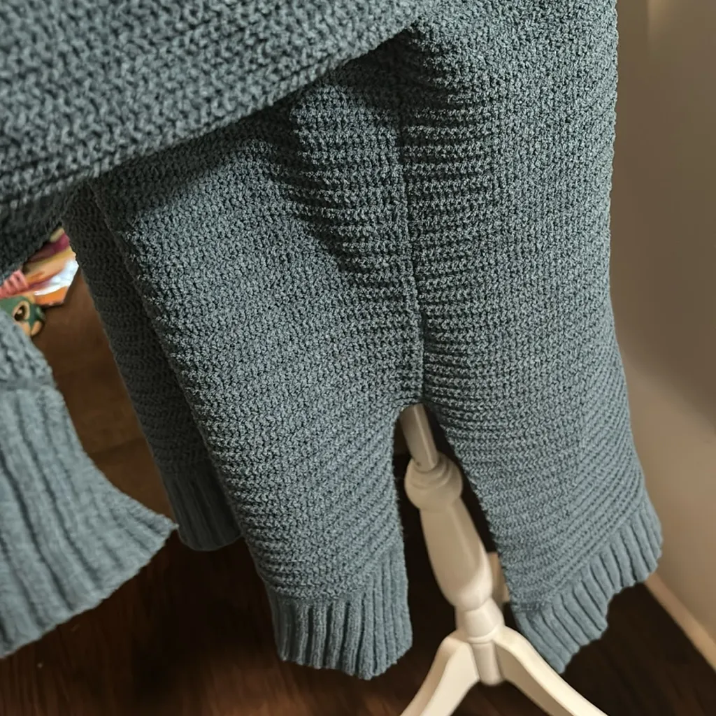American Eagle sweater - Image 2