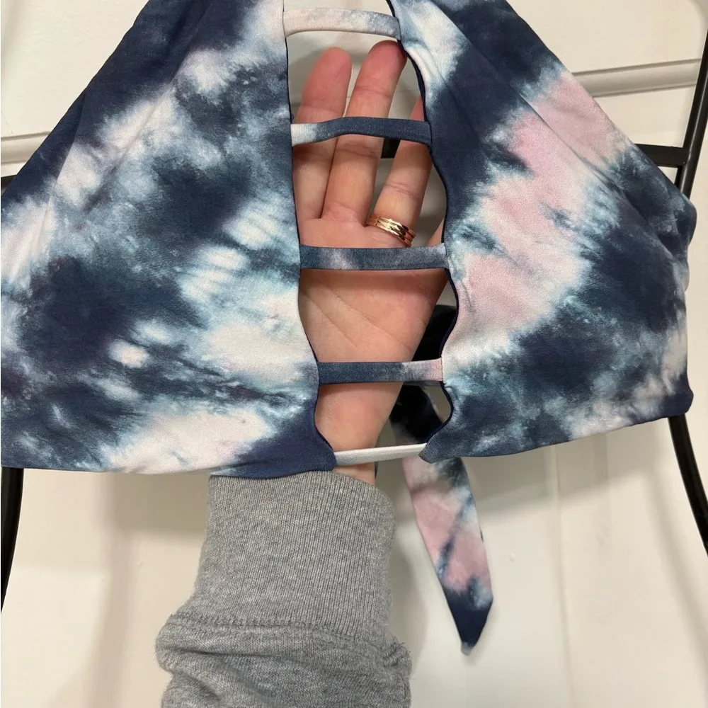 Bikini Top Tie Dye Cut Out Halter Adjustable Padded Size Medium Blue/White Blue - Image 2